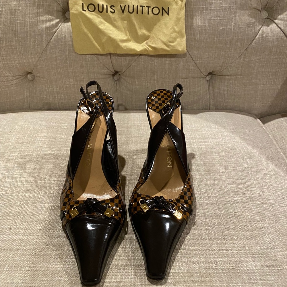 LV Shoes - Picture 4 of 6